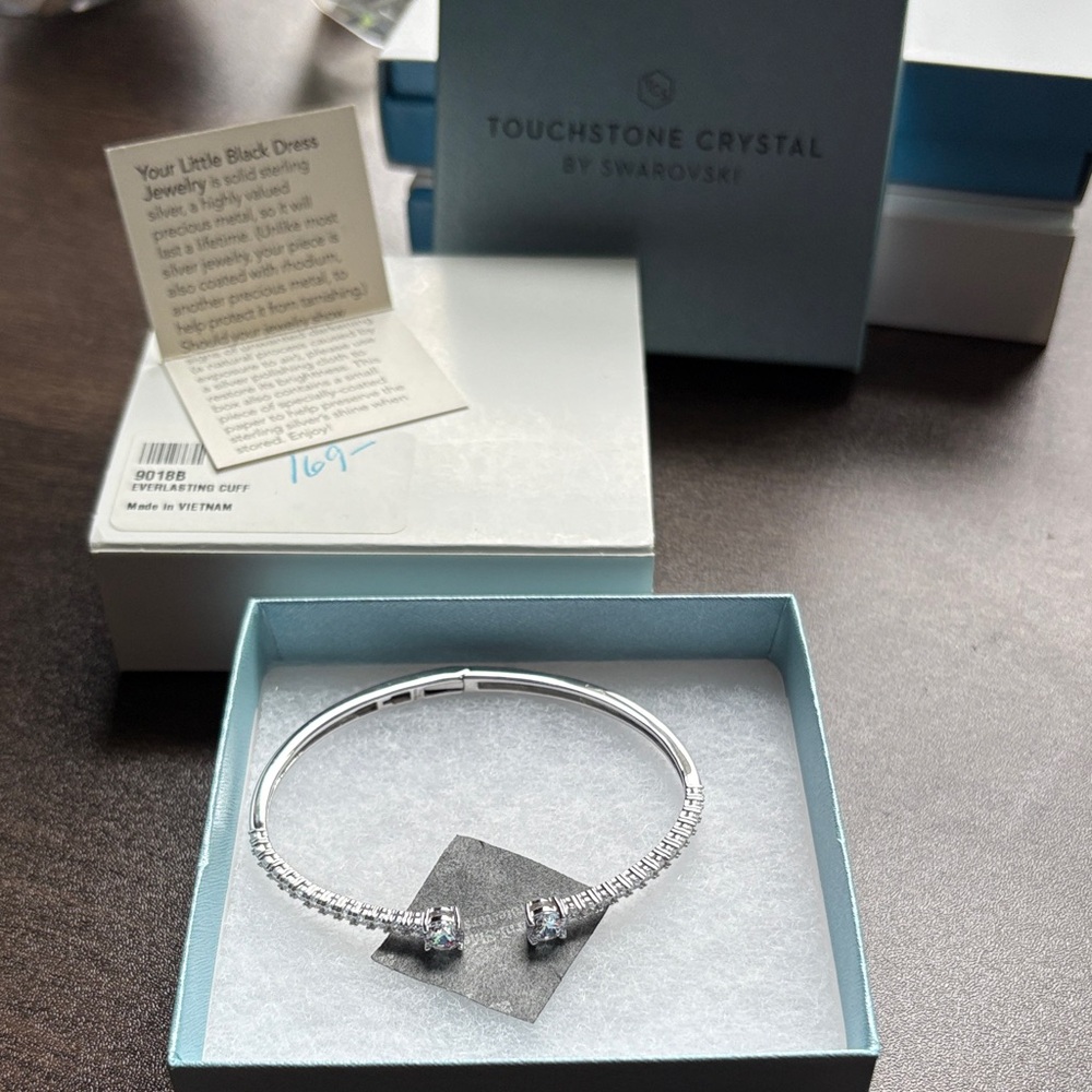 Swarovski Touchstone Crystal Everlasting Cuff Bracelet RETIRED
